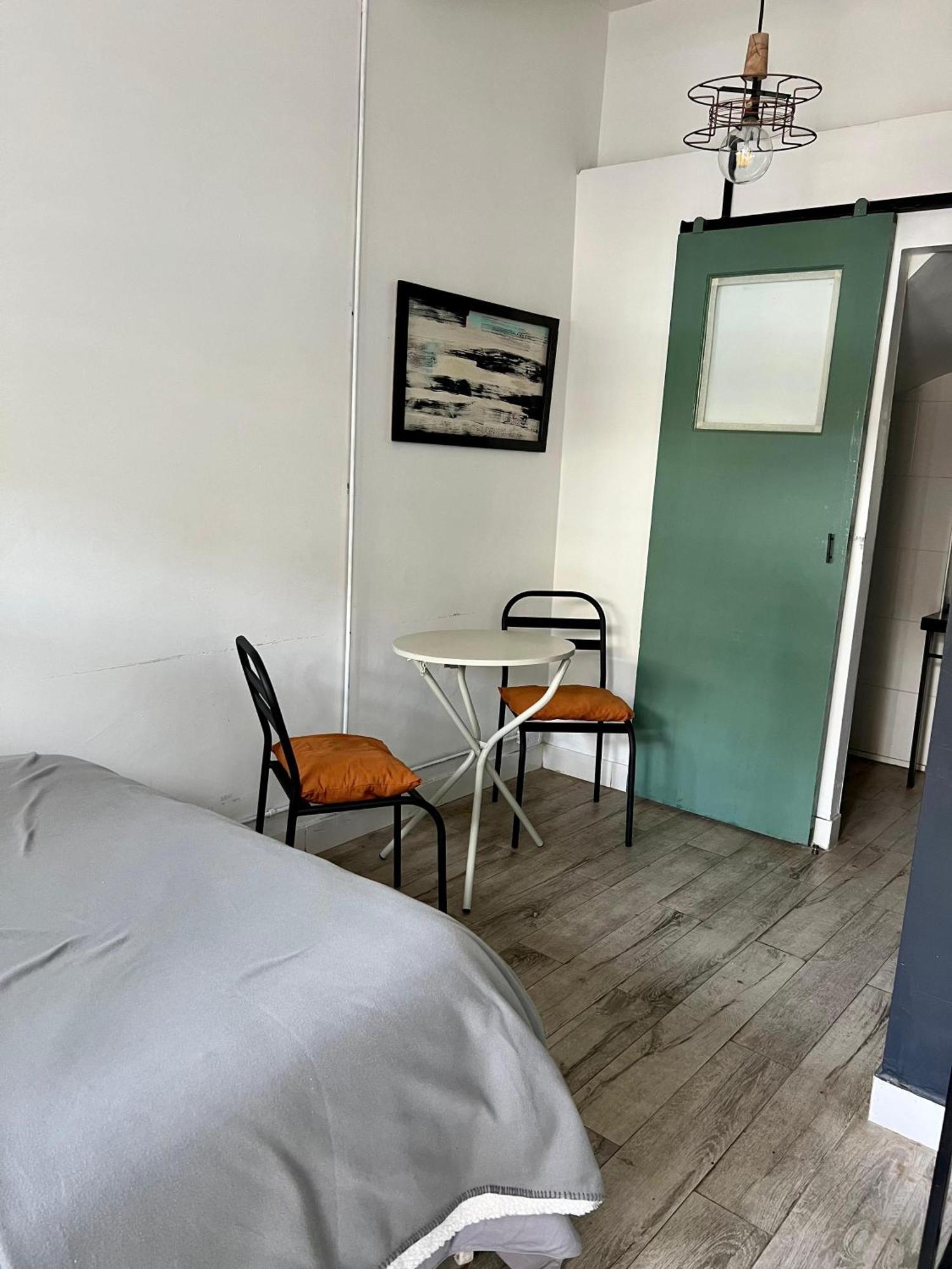 דירות מנדוזה Monoambiente En Zona Residencial חדר תמונה
